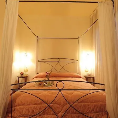 Antica Posta Bed and Breakfast 3*